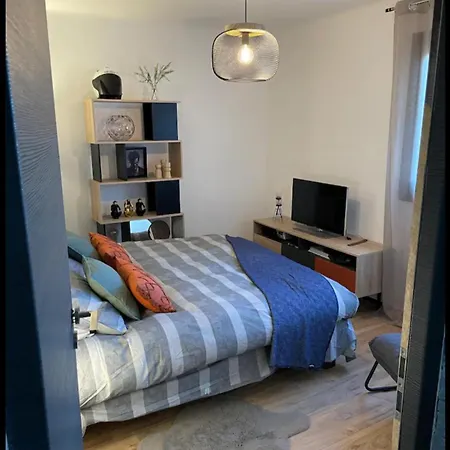 F3 Vu Apartment *